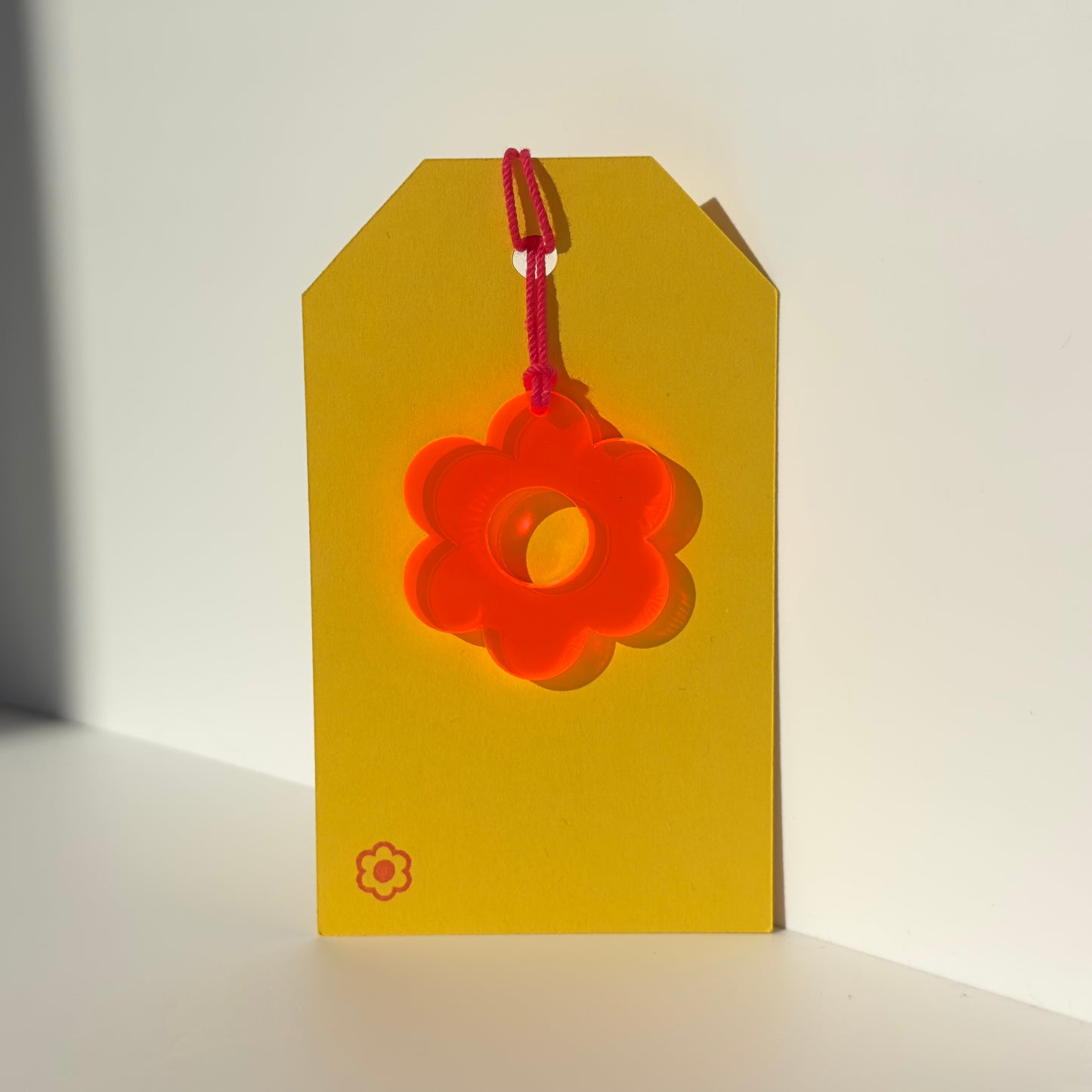 Acrylic Neon Daisy Gift Tag