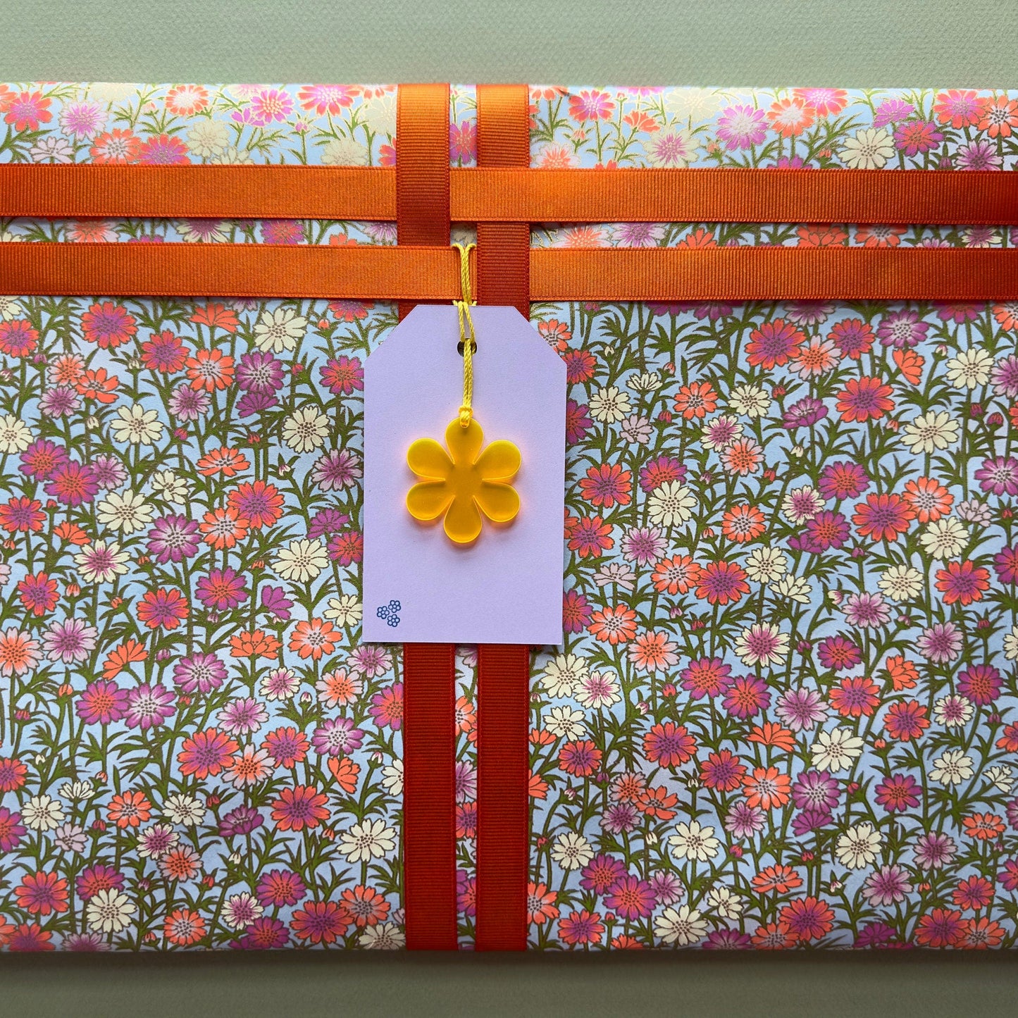 Acrylic Flower Gift Tag
