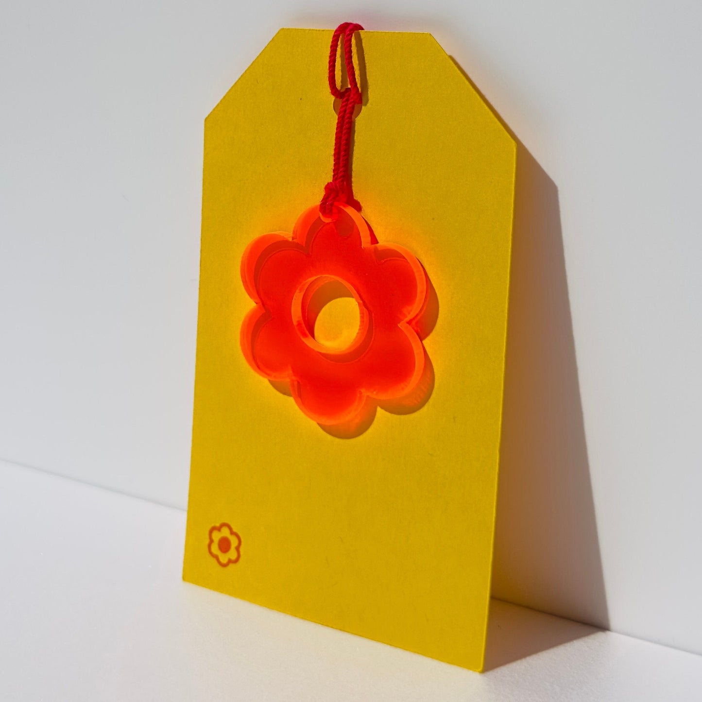 Acrylic Neon Daisy Gift Tag
