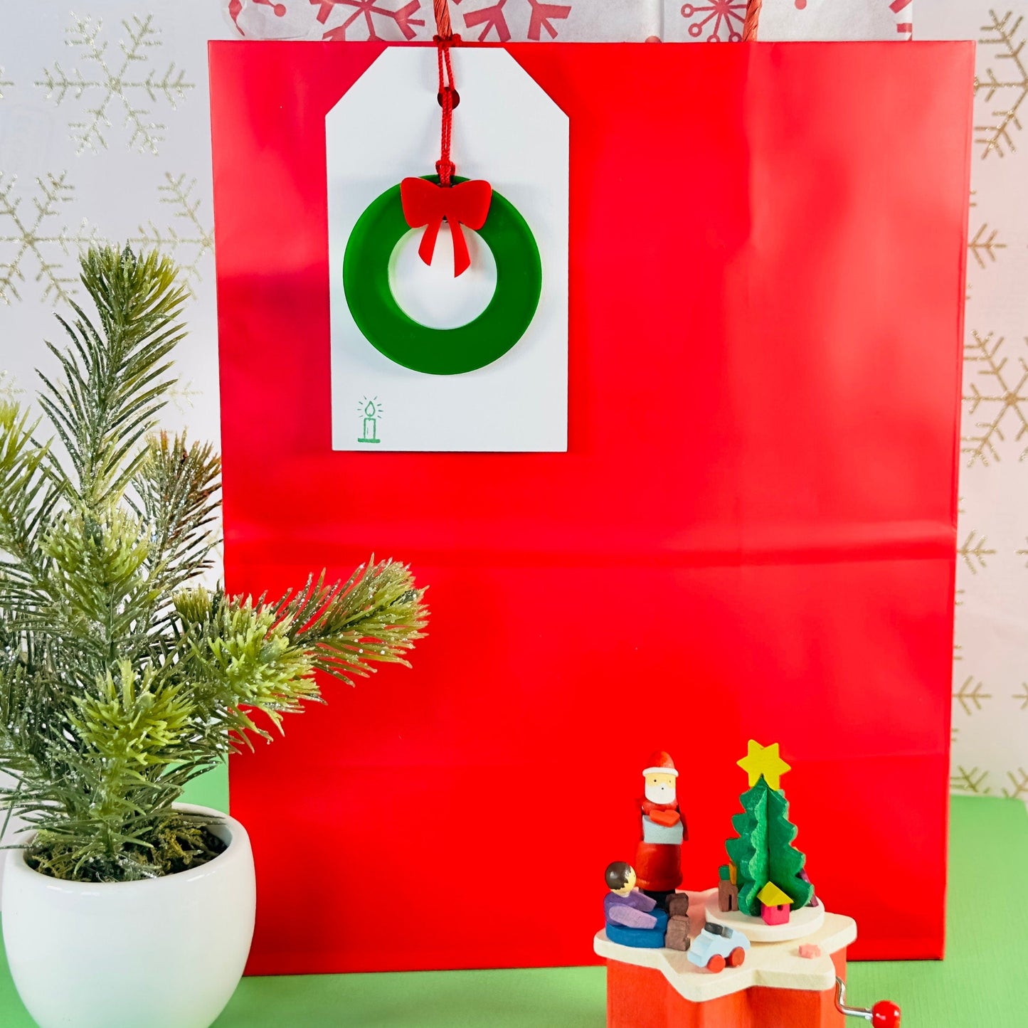 Acrylic Wreath Gift Tag