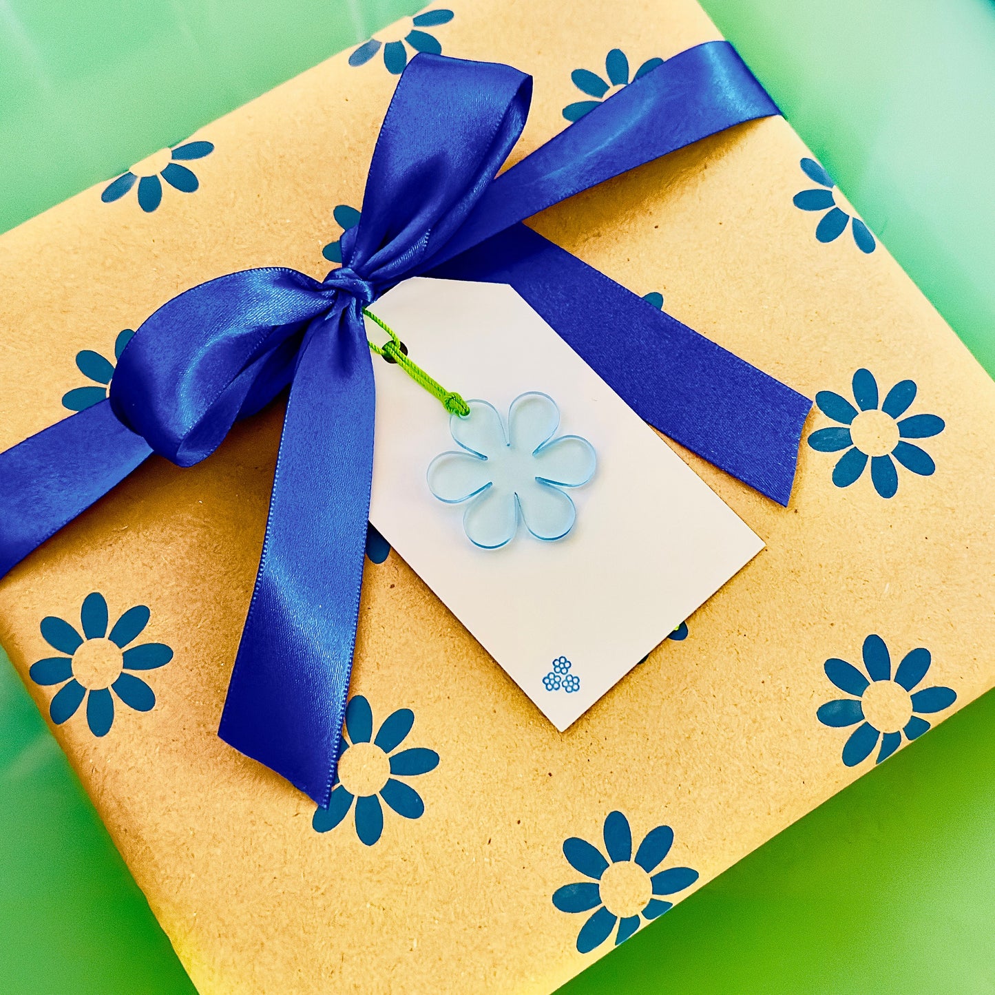 Acrylic Flower Gift Tag